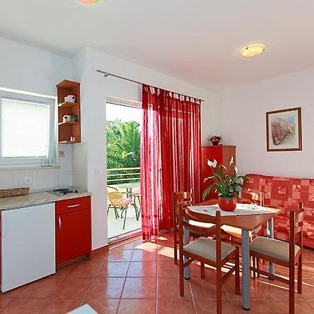 Apartment In Tucepi With Terrace, Air Conditioning, Wifi, Washing Machine 202-3 Eksteriør bilde