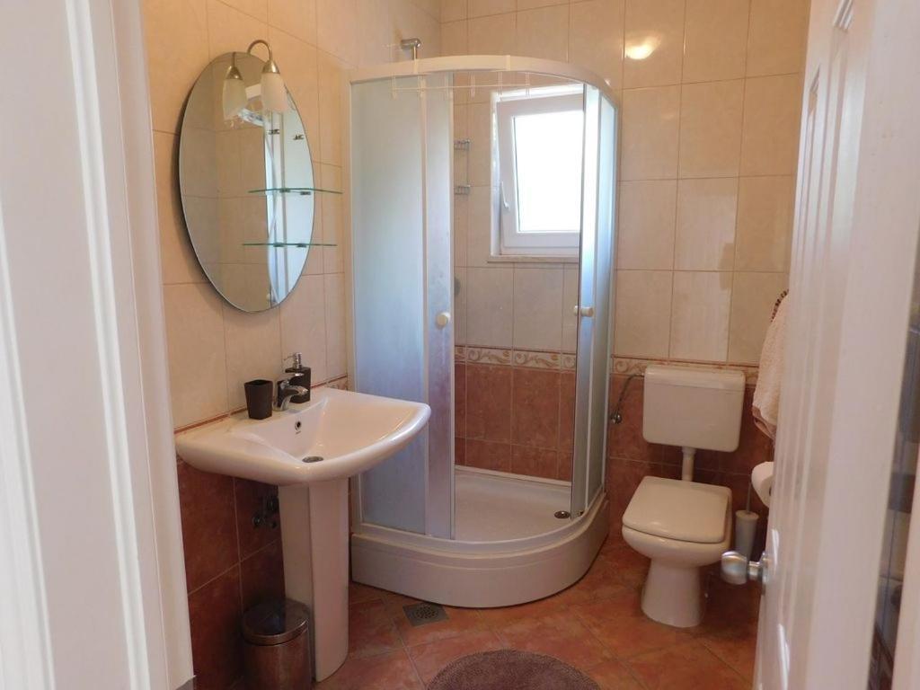 Apartment In Tucepi With Terrace, Air Conditioning, Wifi, Washing Machine 202-3 Eksteriør bilde