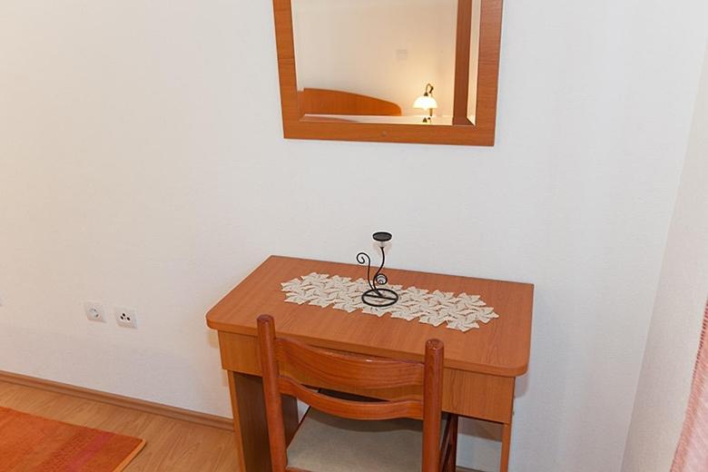 Apartment In Tucepi With Terrace, Air Conditioning, Wifi, Washing Machine 202-3 Eksteriør bilde